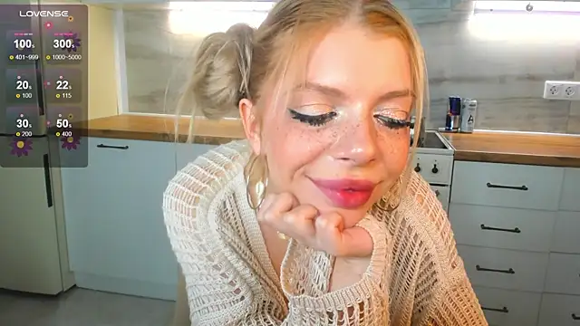 Snapshot of Hannah_Carr chatting on March 13, 12:27 am Hannah Carr online show from March 13, 12:27 am