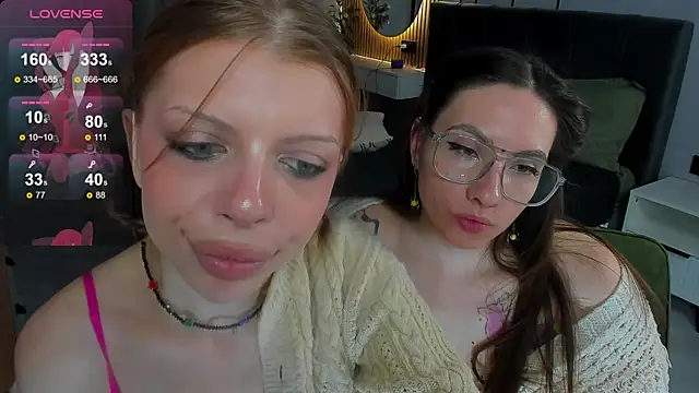 Snapshot of Hannah_Carr chatting on December 13, 8:04 pm Hannah Carr online show from December 13, 8:04 pm