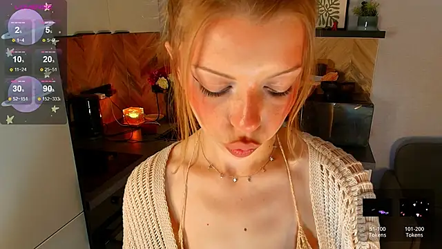 Hannah Carr online show from May 30, 8:03 pm