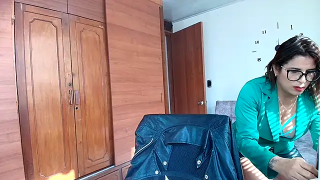 Majo Soussa online show from April 18, 1:24 pm