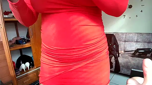 Snapshot of Majo_Soussa chatting on October 18, 12:51 pm Majo Soussa online show from October 18, 12:51 pm