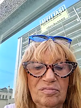 Snapshot of eva2023sexy chatting on July 4, 12:32 pm eva2023sexy online show from July 4, 12:32 pm