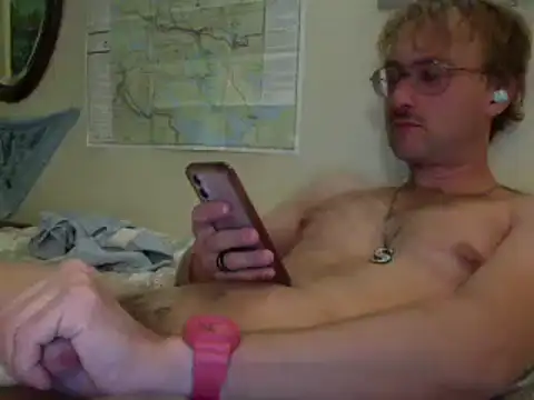 Snapshot of PeterDerzzz chatting on October 18, 2:24 am PeterDerzzz online show from October 18, 2:24 am