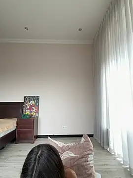 Hott Lolla online show from March 29, 9:00 am