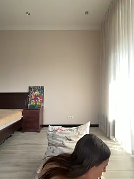 Hott Lolla online show from April 8, 7:43 am