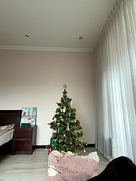 Hott Lolla online show from December 23, 8:35 am