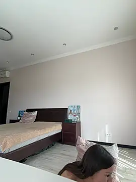 Hott Lolla online show from March 6, 8:31 am