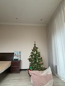 Hott Lolla online show from December 20, 9:01 am