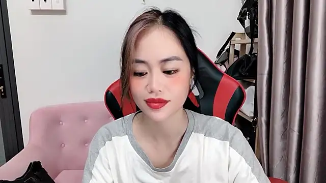 Snapshot of witch-39 chatting on December 19, 5:04 pm witch-39 online show from December 19, 5:04 pm