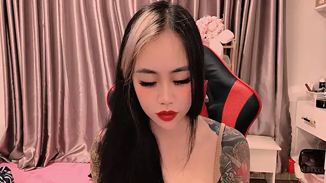 Snapshot of witch-39 chatting on March 2, 4:57 am witch-39 online show from March 2, 4:57 am