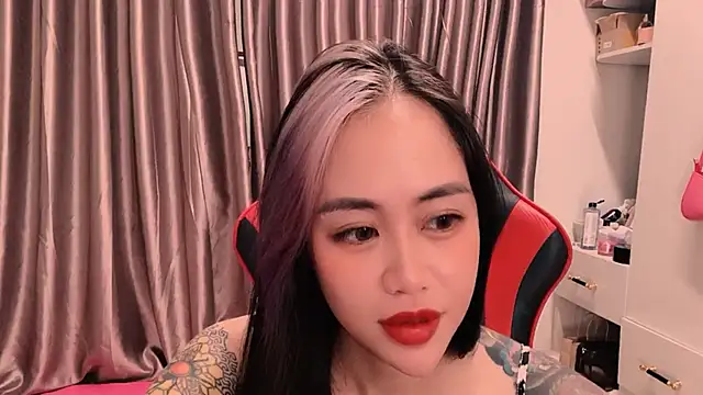 Snapshot of witch-39 chatting on February 13, 2:50 pm witch-39 online show from February 13, 2:50 pm