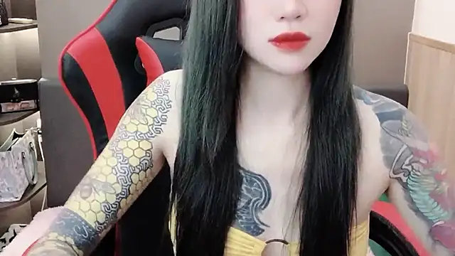 Snapshot of witch-39 chatting on December 9, 8:33 am witch-39 online show from December 9, 8:33 am