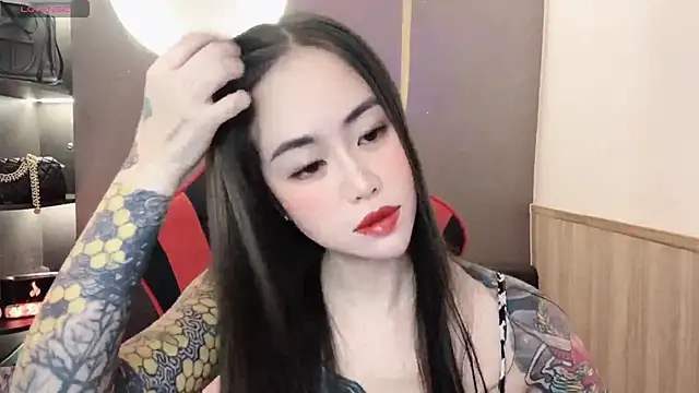 Snapshot of witch-39 chatting on December 13, 3:11 pm witch-39 online show from December 13, 3:11 pm