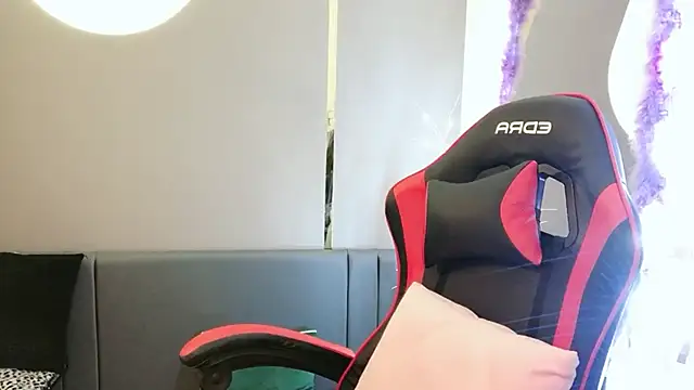 Snapshot of witch-39 chatting on January 8, 1:11 am witch-39 online show from January 8, 1:11 am