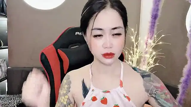 Snapshot of witch-39 chatting on January 4, 6:41 am witch-39 online show from January 4, 6:41 am