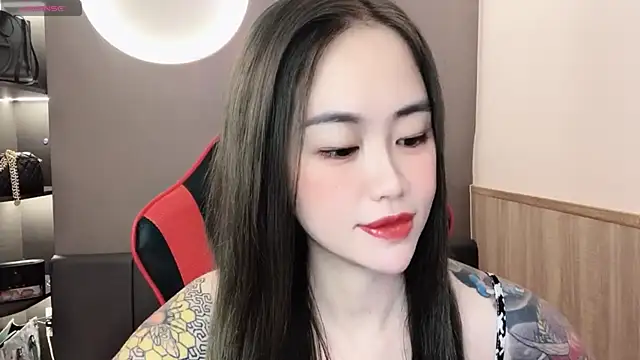 Snapshot of witch-39 chatting on December 13, 6:16 pm witch-39 online show from December 13, 6:16 pm