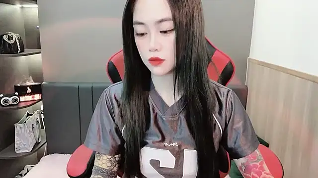 Snapshot of witch-39 chatting on December 9, 5:29 am witch-39 online show from December 9, 5:29 am