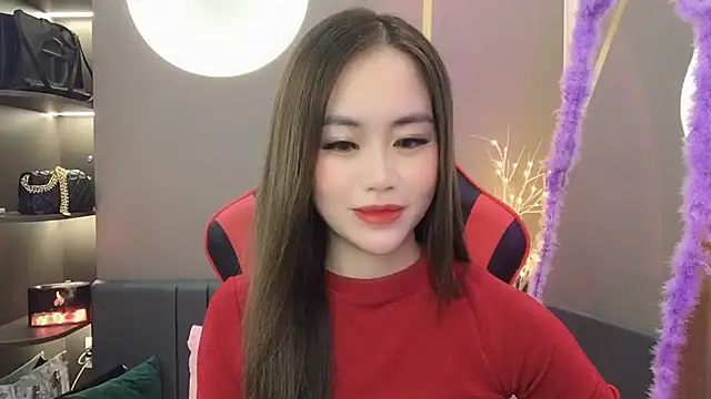 Snapshot of witch-39 chatting on December 25, 6:52 am witch-39 online show from December 25, 6:52 am