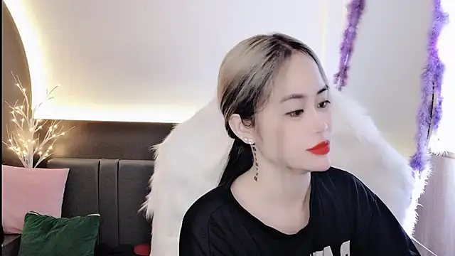 Snapshot of witch-39 chatting on February 27, 8:24 am witch-39 online show from February 27, 8:24 am