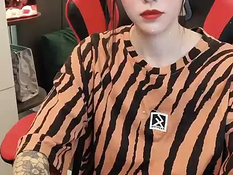 Snapshot of witch-39 chatting on December 2, 3:31 pm witch-39 online show from December 2, 3:31 pm