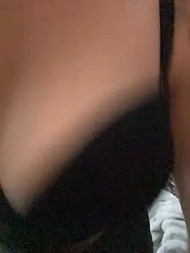 corallwells online show from February 28, 9:14 pm