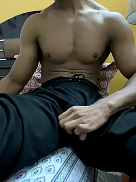 Snapshot of Wild_beast chatting on November 27, 9:54 am Wild beast online show from November 27, 9:54 am