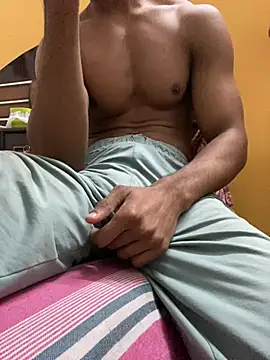 Snapshot of Wild_beast chatting on January 9, 11:06 am Wild beast online show from January 9, 11:06 am