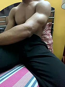 Snapshot of Wild_beast chatting on January 13, 9:57 am Wild beast online show from January 13, 9:57 am