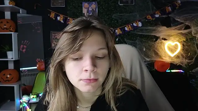 LitaBrom online show from October 21, 1:38 am