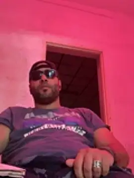 Snapshot of eljefedamino1994 chatting on July 8, 3:45 pm eljefedamino1994 online show from July 8, 3:45 pm
