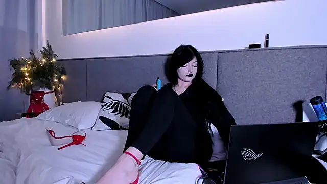 Snapshot of _Goddess_Misha_ chatting on January 5, 11:12 pm Goddess Misha online show from January 5, 11:12 pm