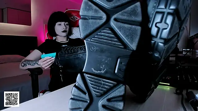  Goddess Misha  online show from December 1, 8:53 pm