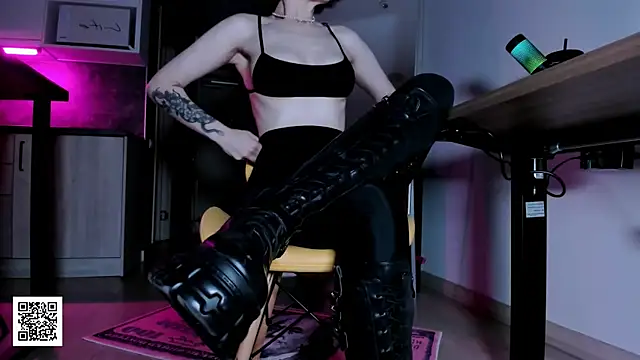 Snapshot of _Goddess_Misha_ chatting on July 7, 10:02 pm Goddess Misha online show from July 7, 10:02 pm