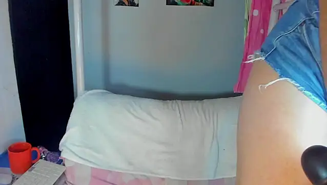 Snapshot of molly__kiwi2 chatting on November 9, 4:05 am molly kiwi2 online show from November 9, 4:05 am