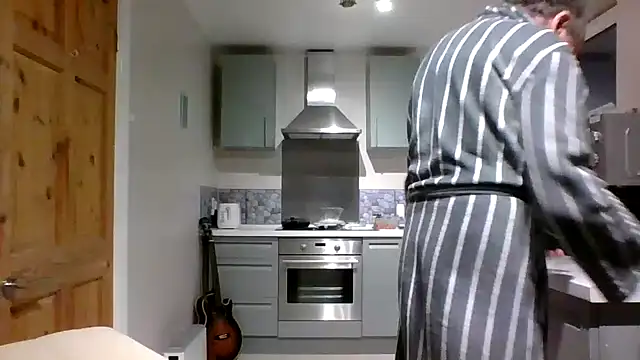 jimmybenido online show from February 4, 5:41 pm