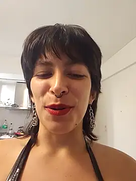 Snapshot of xmoira3x chatting on February 9, 7:15 am xmoira3x online show from February 9, 7:15 am