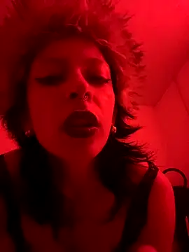 Snapshot of xmoira3x chatting on October 4, 5:20 am xmoira3x online show from October 4, 5:20 am