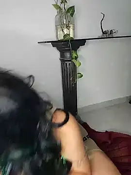 Snapshot of xmoira3x chatting on February 21, 3:56 am xmoira3x online show from February 21, 3:56 am