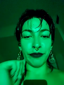 Snapshot of xmoira3x chatting on February 23, 6:49 am xmoira3x online show from February 23, 6:49 am