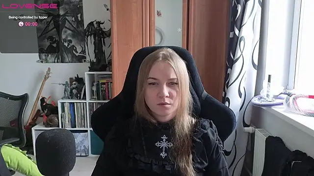 Snapshot of stellablondy chatting on June 27, 4:02 pm stellablondy online show from June 27, 4:02 pm
