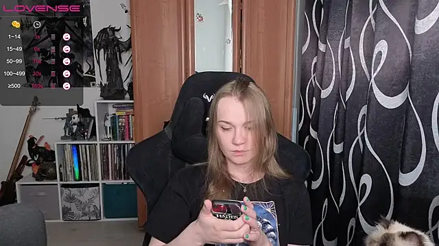 Snapshot of stellablondy chatting on June 30, 2:50 pm stellablondy online show from June 30, 2:50 pm