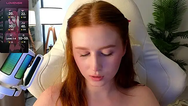 Snapshot of Meow_babe chatting on February 22, 1:13 pm Meow babe online show from February 22, 1:13 pm