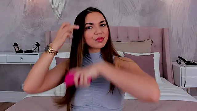 CamillaLarson online show from September 20, 5:01 am