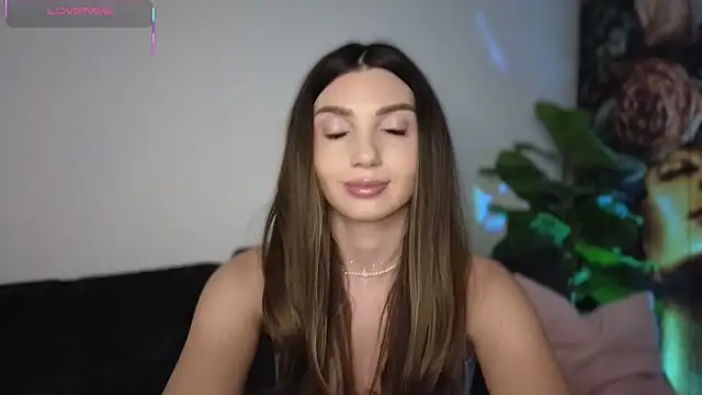 ReyaSophia online show from February 26, 8:53 pm