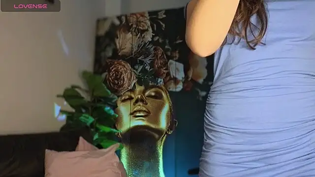 ReyaSophia online show from February 24, 9:48 pm