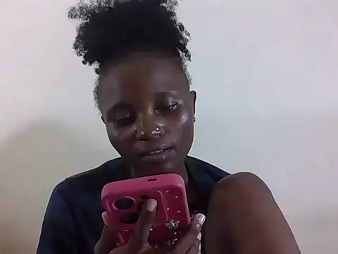 Snapshot of SexyNeedle22 chatting on June 27, 6:47 pm SexyNeedle22 online show from June 27, 6:47 pm