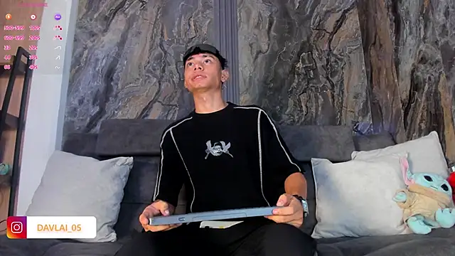 Daviid laidd online show from April 9, 9:32 pm