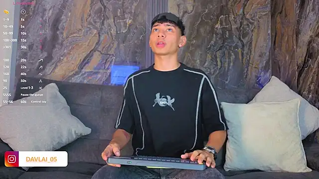 Daviid laidd online show from May 8, 8:12 pm