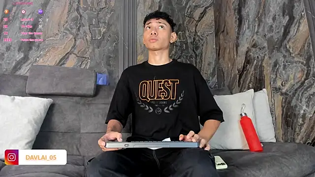 Daviid laidd online show from April 7, 7:26 pm