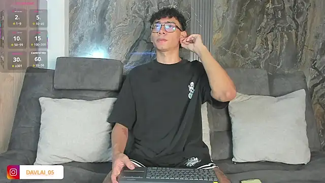 Daviid laidd online show from November 24, 10:32 pm